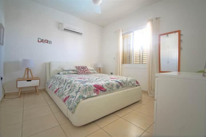 Sunshine Spacious Apartment Paphos